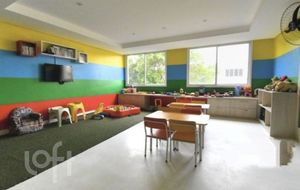 Image 10 - 870591