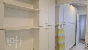 Image 8 - 870593