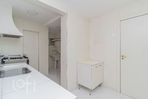 Image 18 - 870593