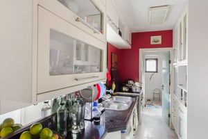 Image 8 - 870594