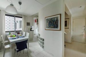 Image 5 - 870594