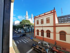 Image 3 - 870605