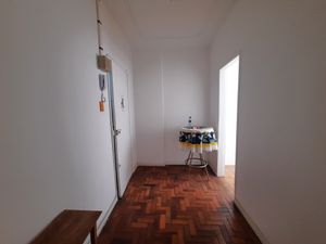 Image 7 - 870605