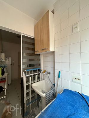 Image 5 - 870613