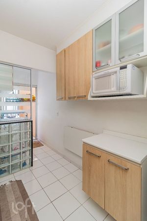 Image 19 - 870613