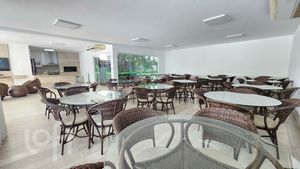 Image 11 - 870673