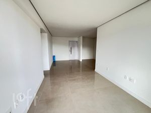 Image 8 - 870691