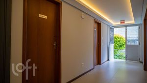 Image 23 - 870692