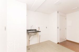 Image 7 - 870696