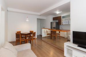 Image 7 - 870703