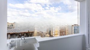 Image 21 - 870708