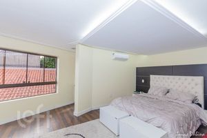 Image 19 - 870713