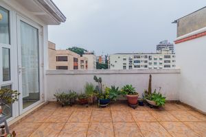 Image 1 - 870723