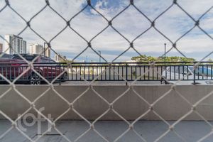 Image 23 - 870724