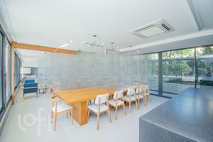 Image 21 - 870726