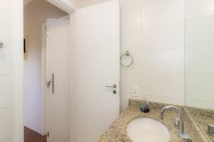 Image 14 - 870745