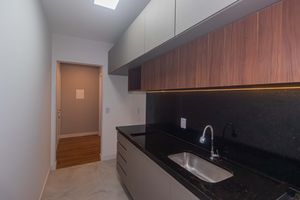 Image 11 - 870748