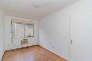 Image 18 - 870748