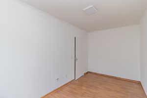Image 19 - 870748