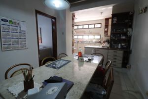 Image 8 - 870792