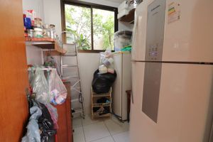 Image 13 - 870792