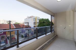 Image 6 - 870795