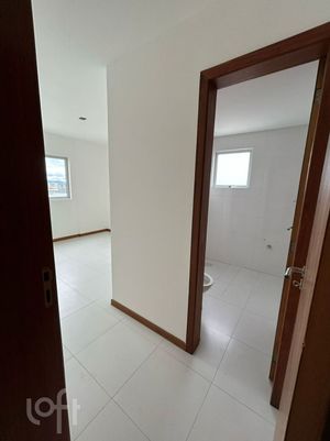Image 4 - 870816