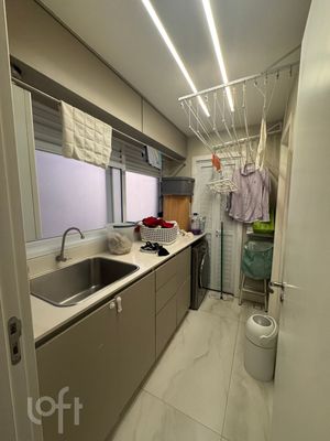 Image 6 - 870819