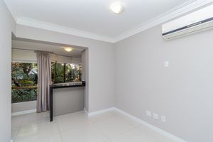 Image 7 - 870826