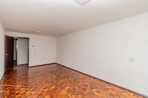 Image 18 - 870867