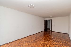 Image 19 - 870867