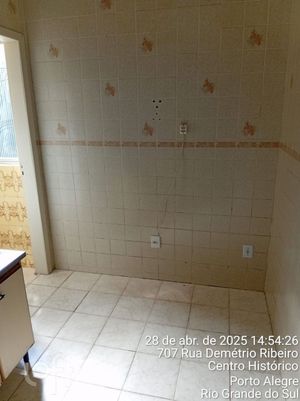 Image 1 - 870874