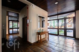 Image 31 - 870903