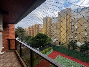 Image 15 - 870905