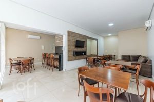 Image 33 - 870913