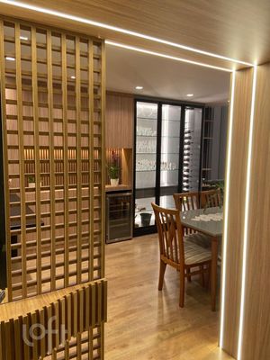 Image 7 - 870921