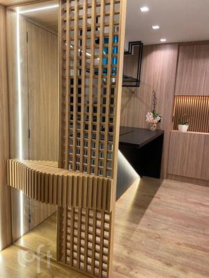 Image 8 - 870921