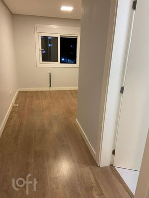 Image 11 - 870921