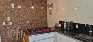 Image 4 - 870922