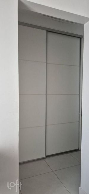Image 21 - 870922