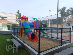 Image 17 - 870930