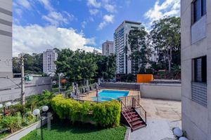 Image 12 - 870931