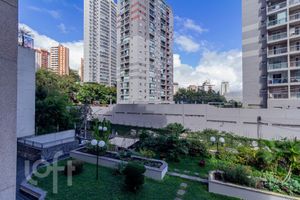 Image 11 - 870931