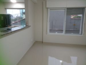 Image 1 - 870935