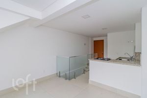 Image 27 - 870947