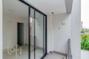 Image 19 - 870947