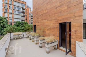 Image 42 - 870947