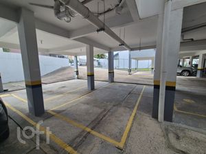 Image 33 - 870985