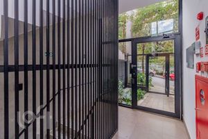 Image 37 - 870991