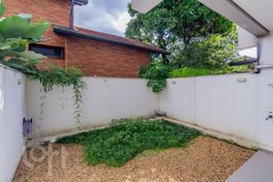 Image 18 - 870991